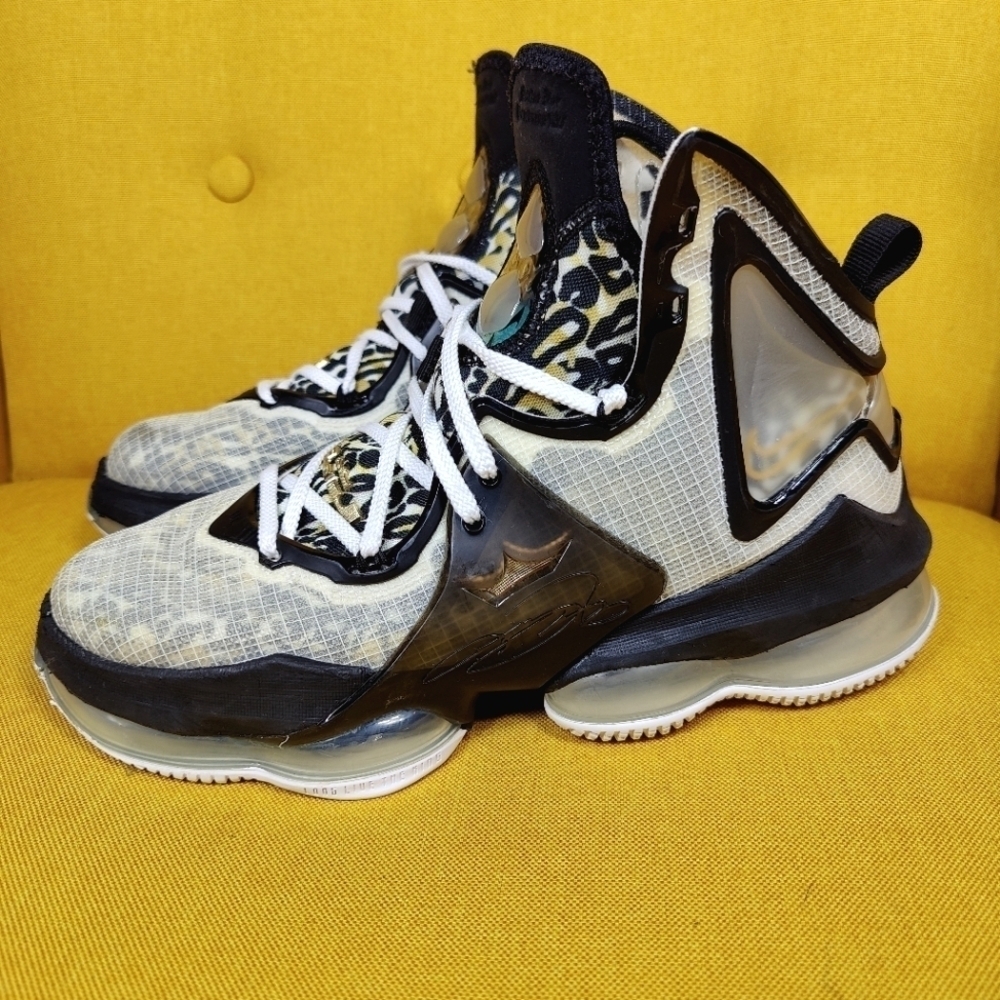 Nike Lebron 19 XIX Athletic White Black Gold Basketball Sneakers Men Shoe Sz 7.5